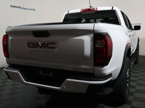 Used 2024 GMC Canyon Denali AWD/4WD image 6