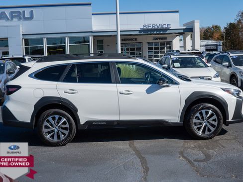 Certified 2025 Subaru Outback Premium image 2