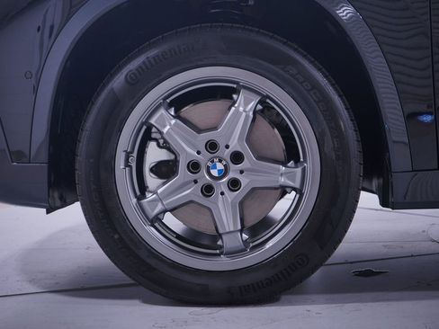 Used 2025 BMW X1 xDrive28i AWD/4WD image 2