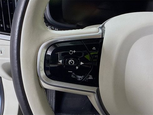 Used 2017 Volvo S90 T6 Momentum w/ Vision Package image 22