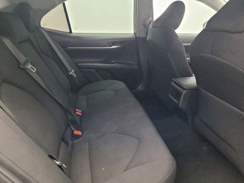 Used 2020 Toyota Camry LE image 19