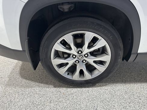 Certified 2024 Toyota Grand Highlander AWD image 24