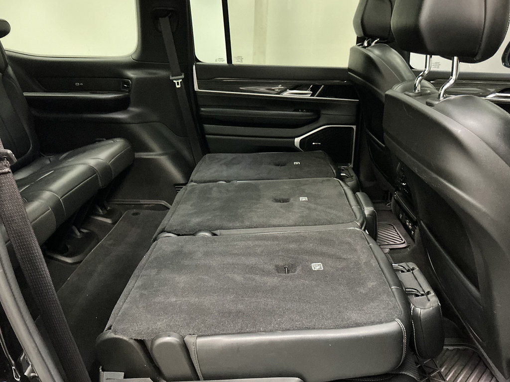 Used 2022 Jeep Wagoneer Series II w/ Premium Group I AWD/4WD image 34