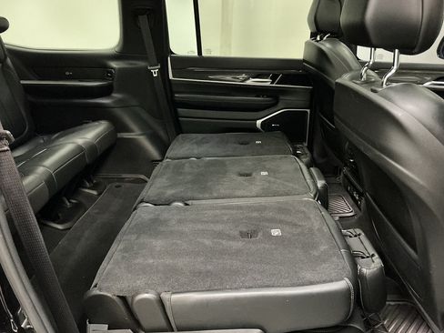Used 2022 Jeep Wagoneer Series II w/ Premium Group I AWD/4WD image 34