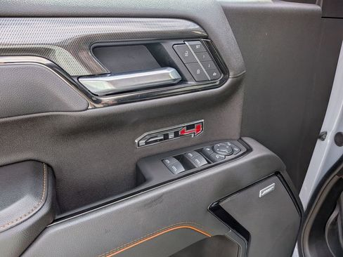 Certified 2025 GMC Sierra 1500 AT4 w/ AT4 Premium Package AWD/4WD image 10