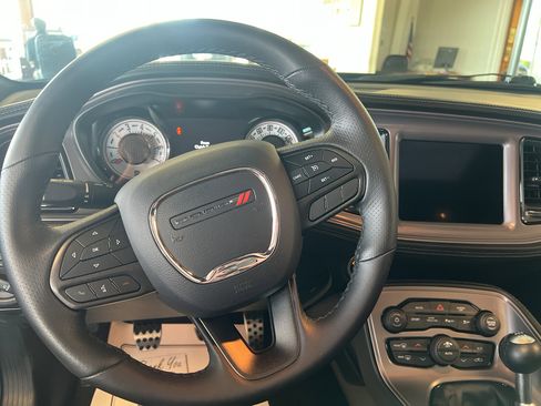 Used 2023 Dodge Challenger R/T w/ T/A Package image 5