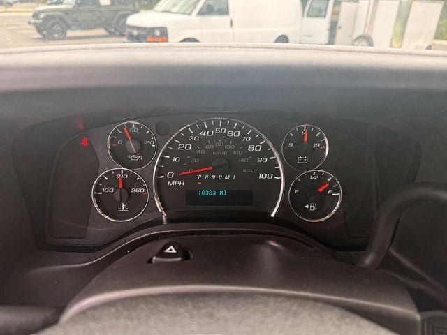 Used 2025 GMC Savana 2500 w/ Driver Convenience Package RWD image 3