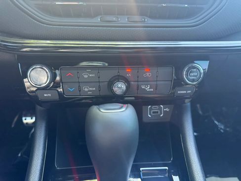 Used 2026 Jeep Compass Latitude AWD/4WD image 15