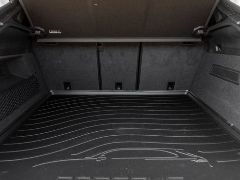 Certified 2025 Porsche Cayenne S AWD/4WD image 37