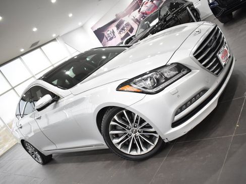 Used 2016 Hyundai Genesis 3.8 w/ Option Group 04 image 5