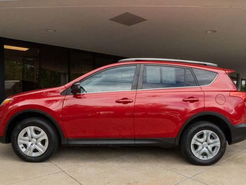 Used 2014 Toyota RAV4 LE AWD/4WD image 4