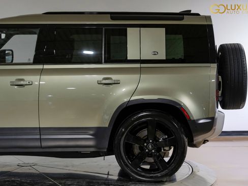 Used 2023 Land Rover Defender 110 SE image 15