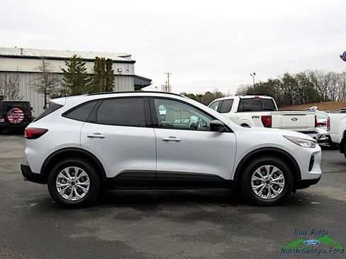 New 2025 Ford Escape Active w/ Active Premium Tech Pack image 6