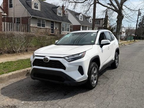 Used 2025 Toyota RAV4 XLE image 2