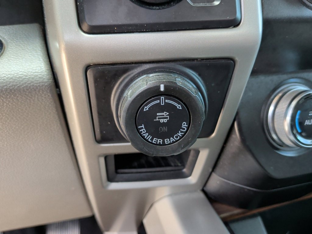 Used 2019 Ford F150 Lariat w/ Equipment Group 502A Luxury AWD/4WD image 32