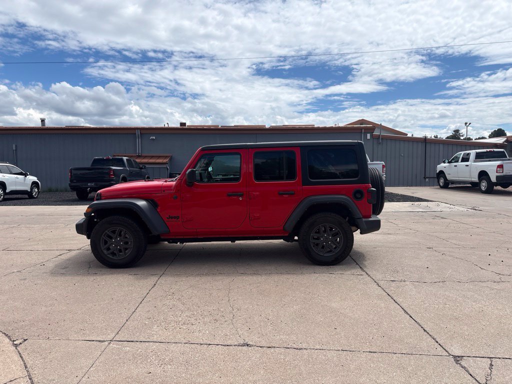 Used 2024 Jeep Wrangler Unlimited Sport AWD/4WD image 3