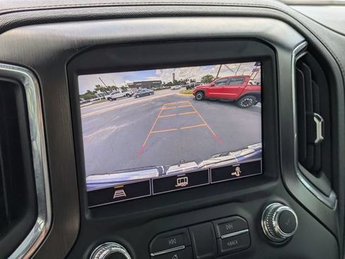 Used 2021 GMC Sierra 1500 AT4 w/ AT4 Premium Package AWD/4WD image 22