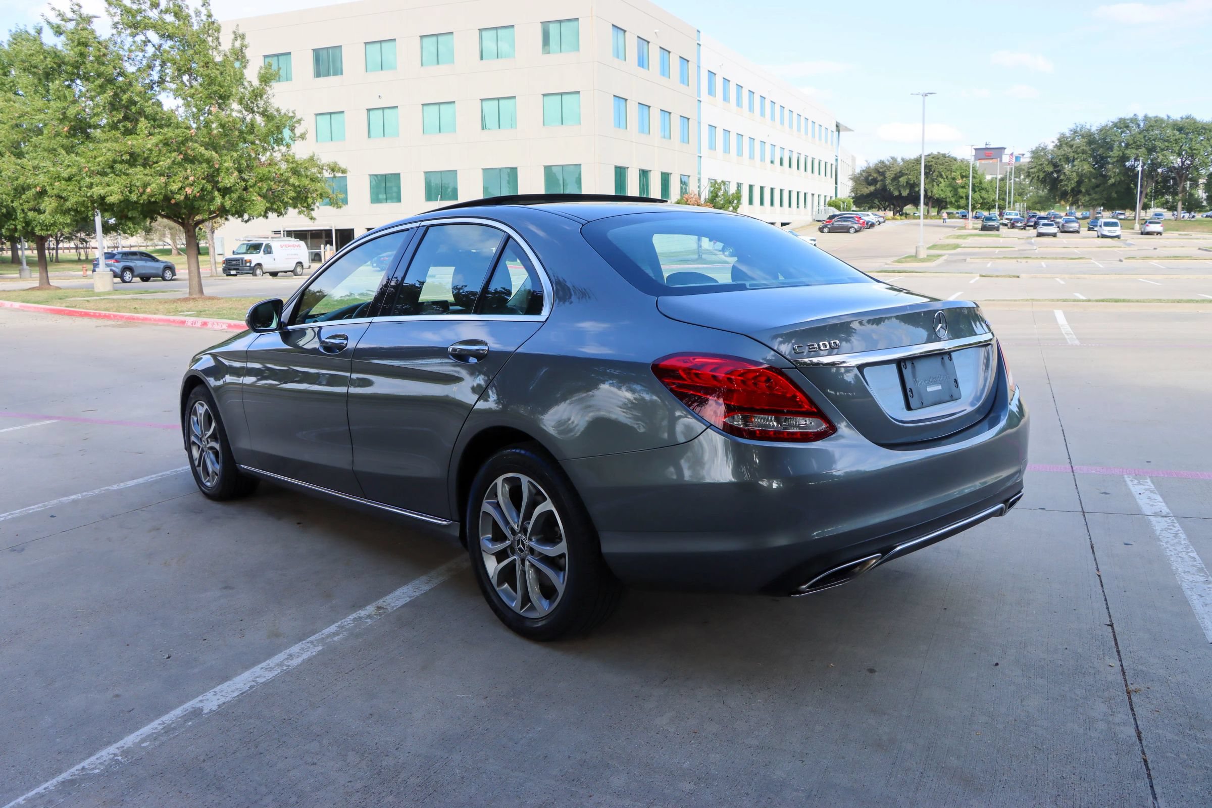 Used 2017 Mercedes-Benz C 300 4MATIC Sedan image 5