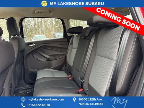 Used 2019 Ford Escape SE image 12