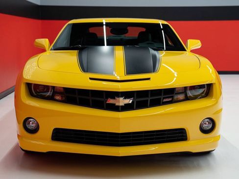 Used 2010 Chevrolet Camaro SS w/ RS Package RWD image 16
