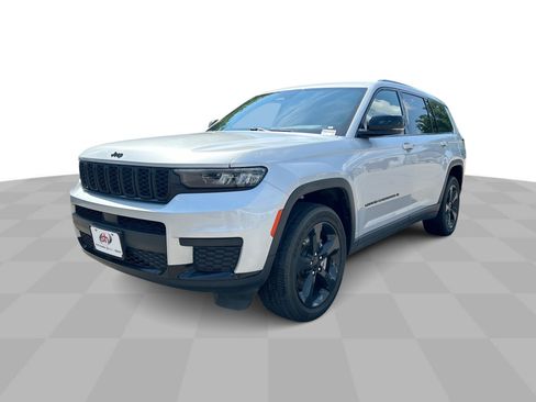 Used 2023 Jeep Grand Cherokee L Laredo AWD/4WD image 5