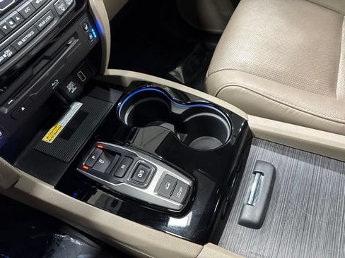 Used 2019 Honda Pilot Touring image 25