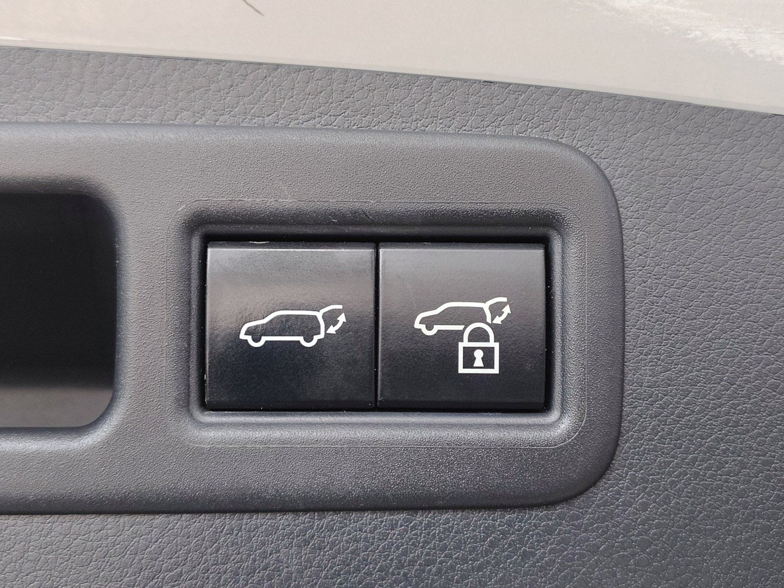 Used 2023 Lexus RX 350 FWD w/ Cold Area Package image 34