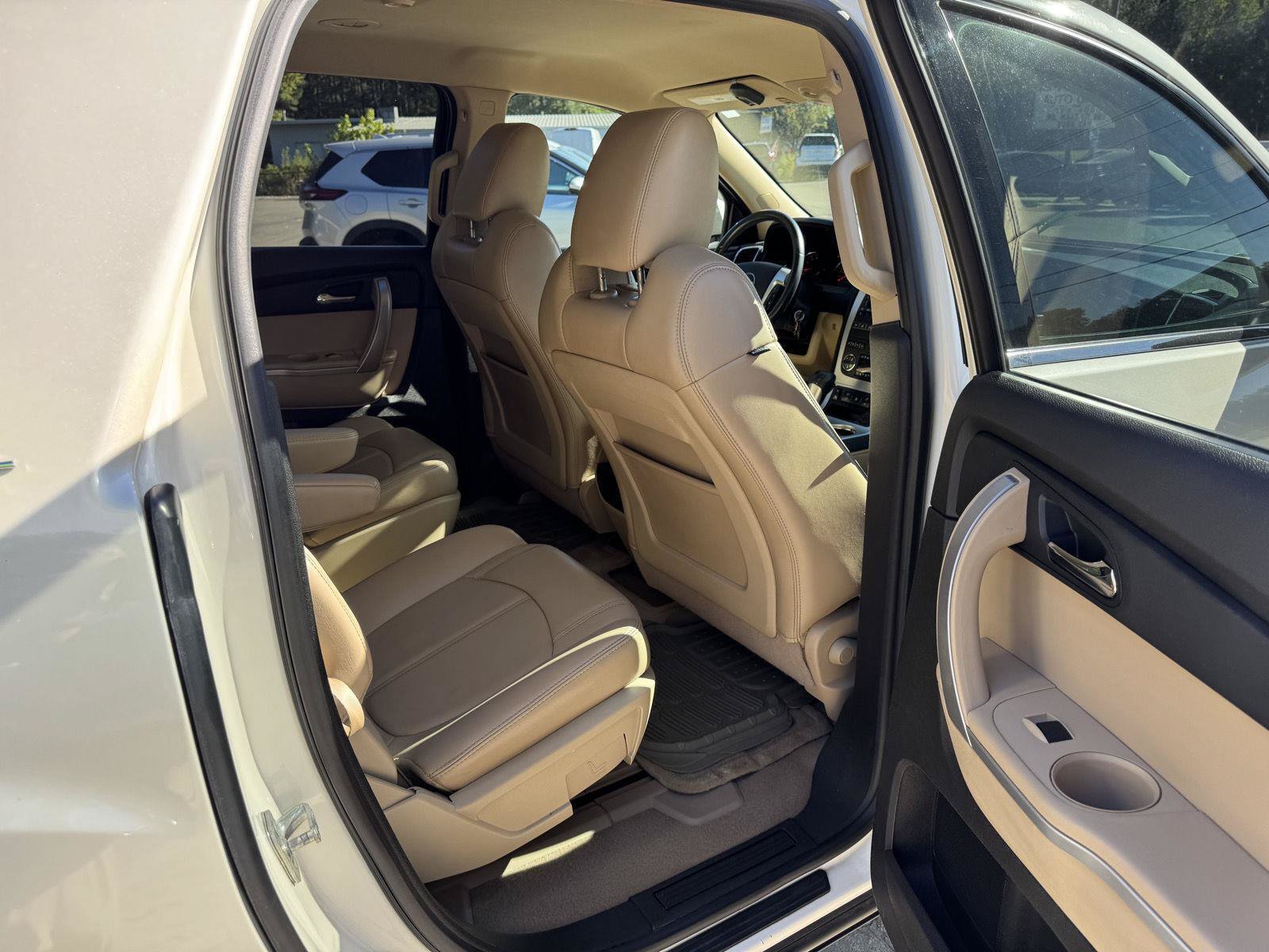 Used 2010 GMC Acadia SLT FWD image 12
