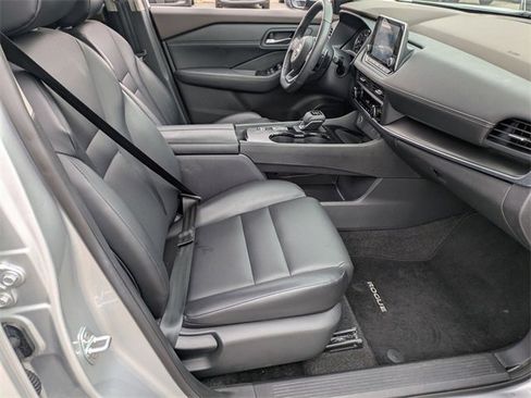 Used 2023 Nissan Rogue SV w/ SV Premium B Package image 36