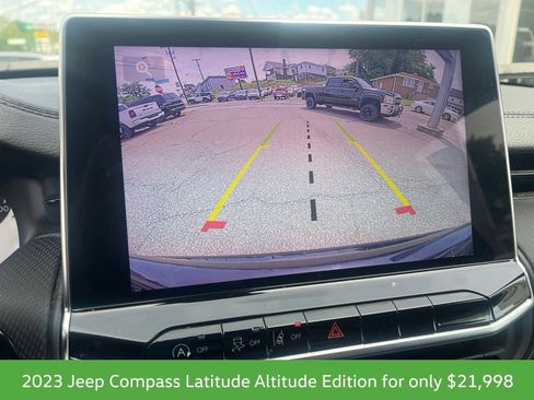 Used 2023 Jeep Compass Latitude AWD/4WD image 16