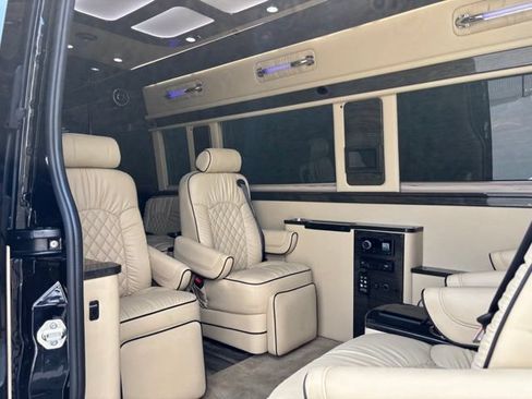 Used 2019 Mercedes-Benz Sprinter 3500 image 38