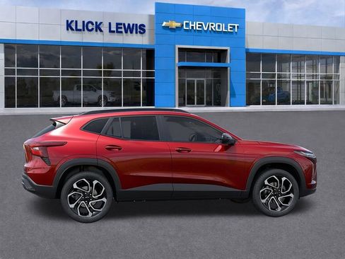 New 2026 Chevrolet Trax RS w/ Driver Confidence Package FWD image 5