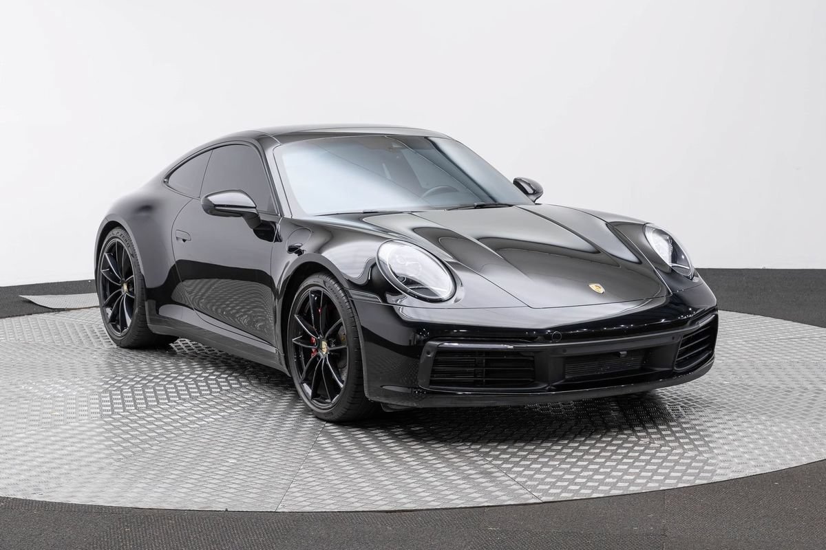 Used 2022 Porsche 911 Carrera RWD image 4