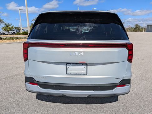 New 2026 Kia Carnival EX FWD image 6