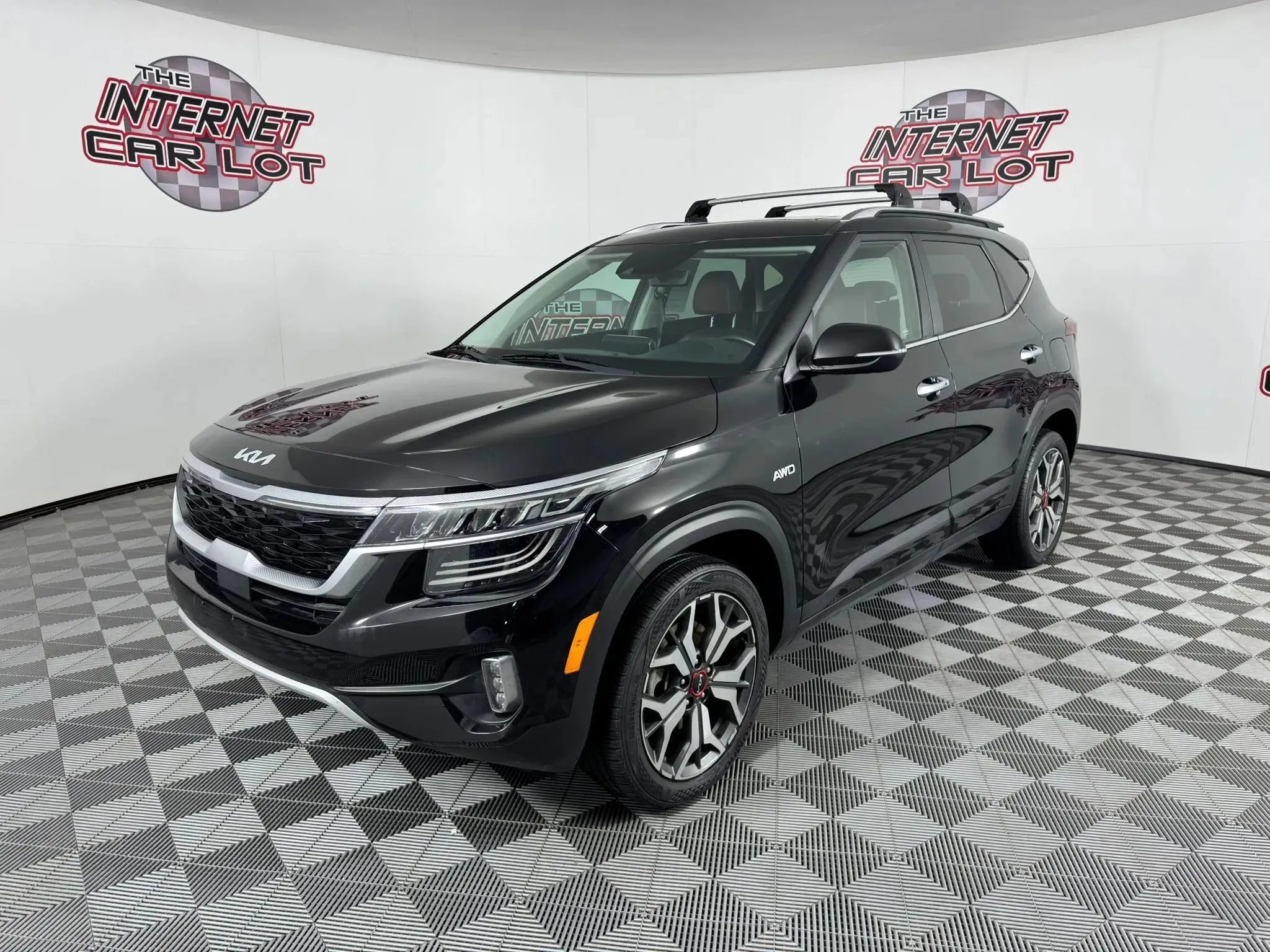 Used 2022 Kia Seltos SX w/ Sunroof Package AWD/4WD image 3