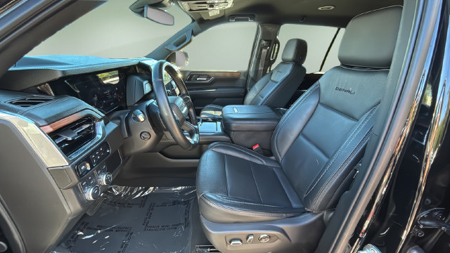 Used 2025 GMC Yukon Denali AWD/4WD image 18