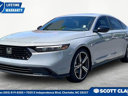 Used 2024 Honda Accord Sport image 3