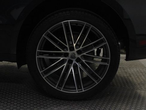 New 2026 Porsche Macan AWD/4WD image 13