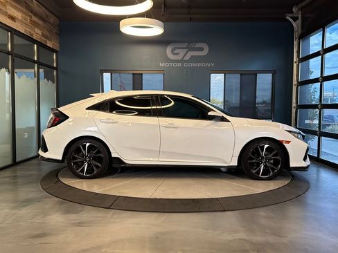 Used 2018 Honda Civic Sport image 2