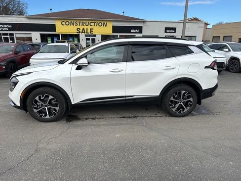 Used 2025 Kia Sportage EX w/ EX Premium Package image 4