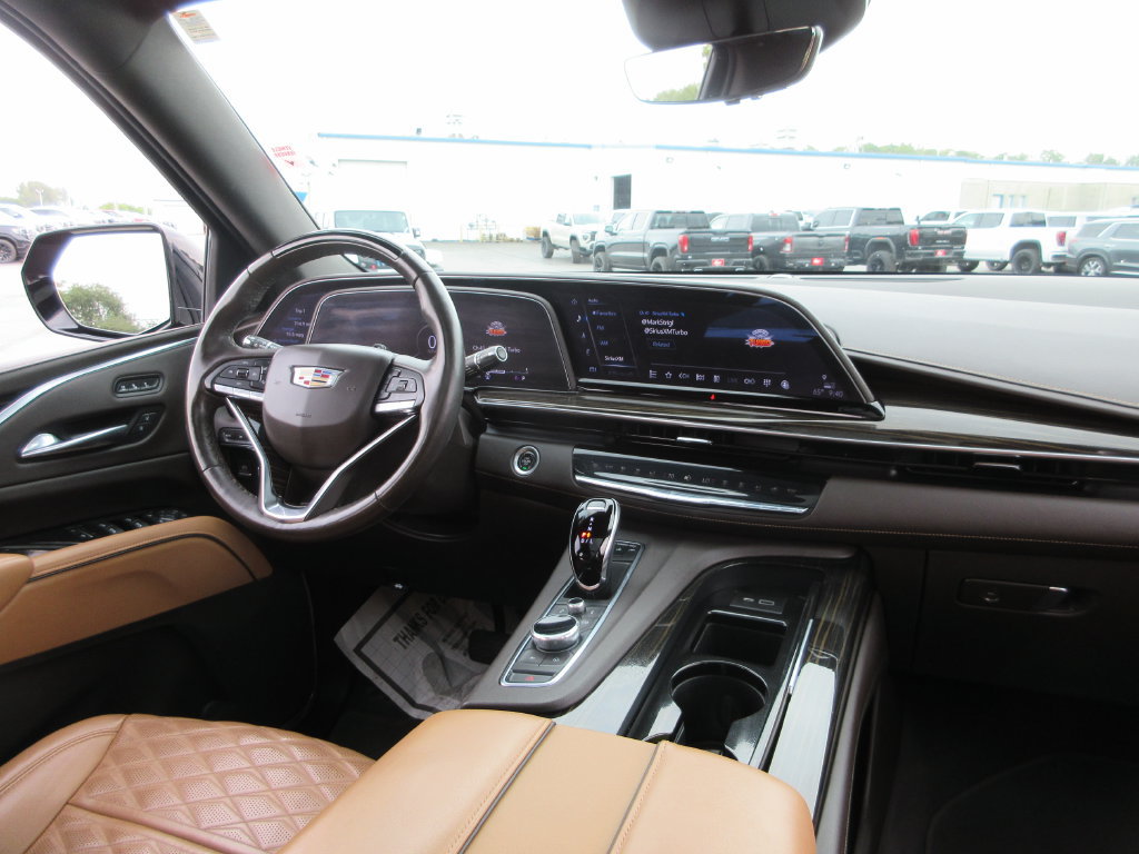 Certified 2022 Cadillac Escalade Sport w/ Touring Package AWD/4WD image 27