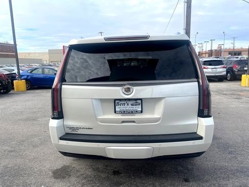 Used 2015 Cadillac Escalade Luxury image 6