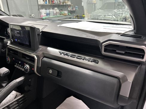 New 2024 Toyota Tacoma TRD Off-Road image 32