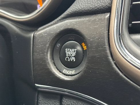 Used 2015 Jeep Grand Cherokee Limited image 34