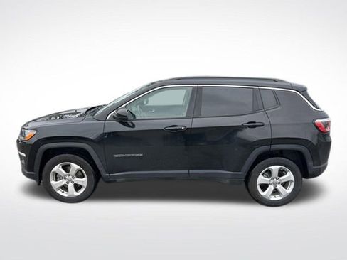 Used 2018 Jeep Compass Latitude w/ Popular Equipment Group AWD/4WD image 2