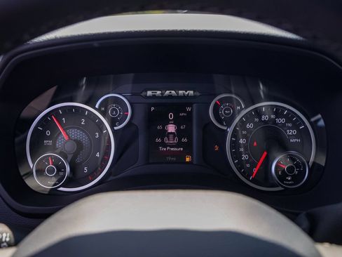 New 2026 RAM 2500 Big Horn AWD/4WD image 27