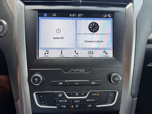 Used 2019 Ford Fusion SE FWD image 28