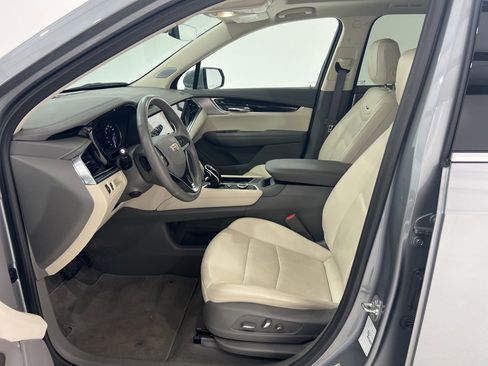 Used 2025 Cadillac XT6 Premium Luxury image 17