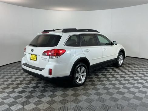 Used 2014 Subaru Outback 2.5i Limited w/ Moonroof Package AWD/4WD image 4