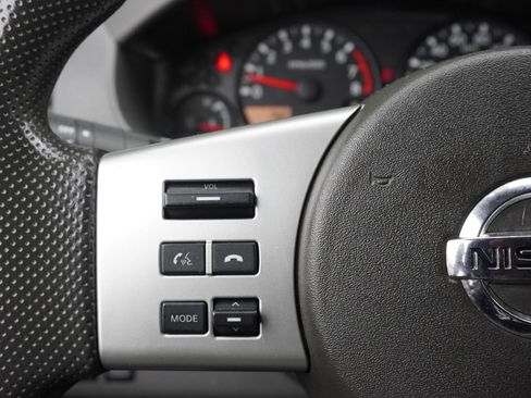 Used 2014 Nissan Frontier SV AWD/4WD image 27